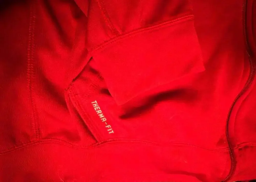 Nike red therma